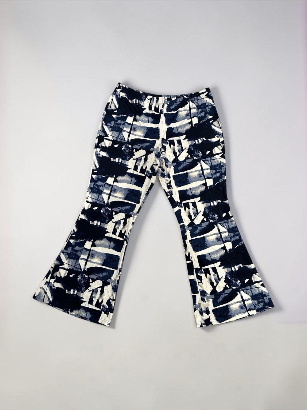 Kate & Mallory Abstract Abstract Brushstroke Print Flare Leg Bell Bottom Pants - Picture 5 of 6